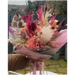 Dried-Flower-Bouquet-in-Pinks